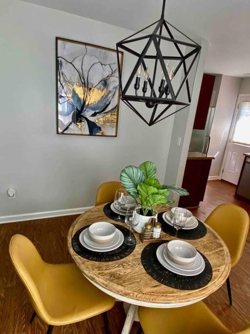 رالي Cozy And Luxury Home المظهر الخارجي الصورة