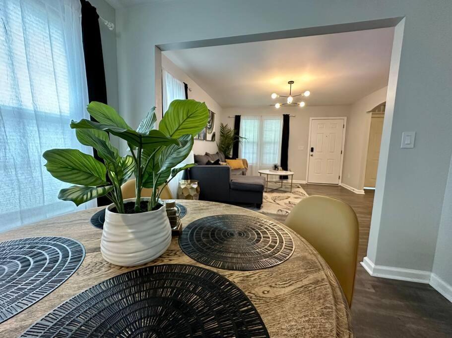 رالي Cozy And Luxury Home المظهر الخارجي الصورة