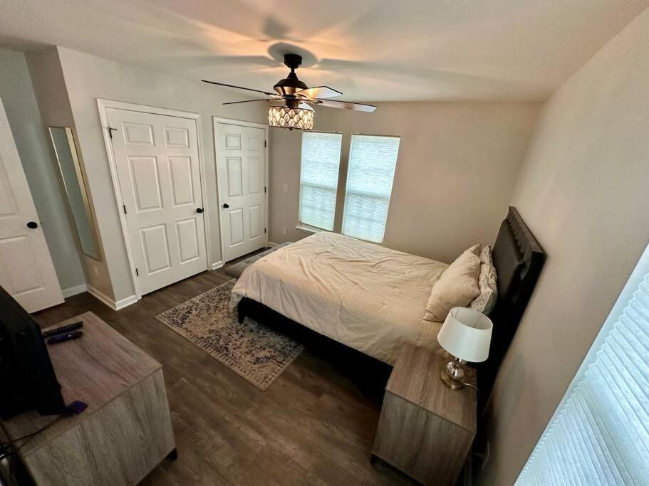 رالي Cozy And Luxury Home المظهر الخارجي الصورة