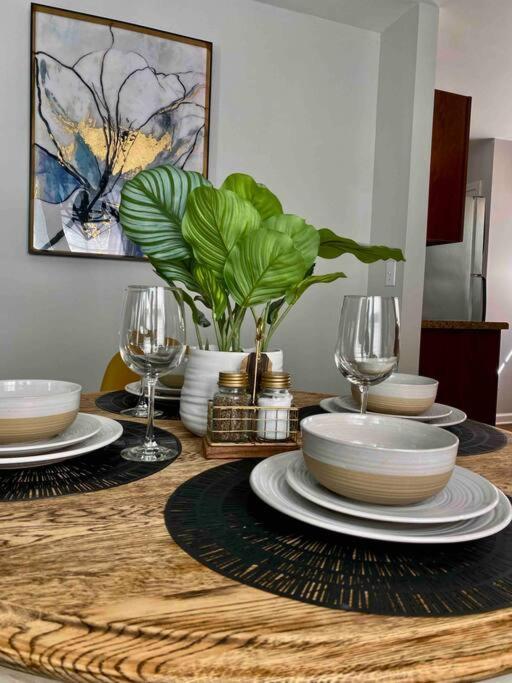 رالي Cozy And Luxury Home المظهر الخارجي الصورة