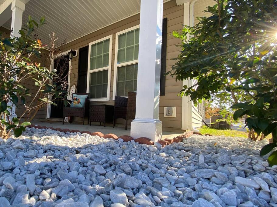 رالي Cozy And Luxury Home المظهر الخارجي الصورة